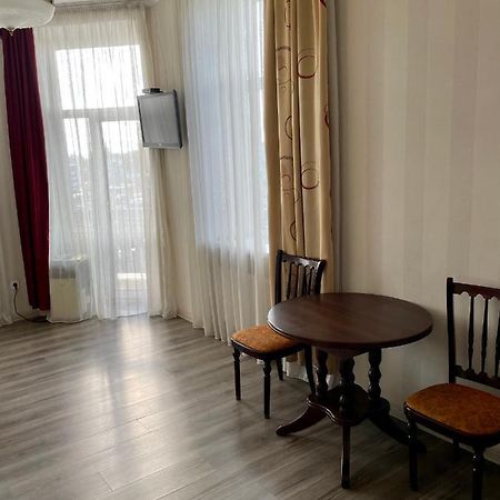 Apartment Studio -Біля Вокзалу-Недалеко Від Центру-Городоцька 151 Lviv Dış mekan fotoğraf