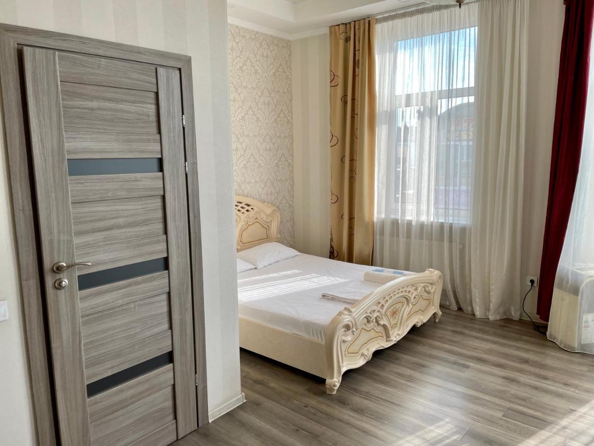 Apartment Studio -Біля Вокзалу-Недалеко Від Центру-Городоцька 151 Lviv Dış mekan fotoğraf